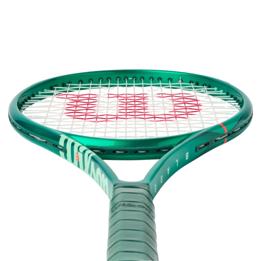 Wilson BLADE 100L V10 Tennis Racket