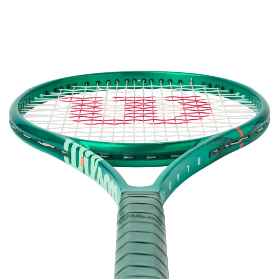 Wilson BLADE 104 V10 Tennis Racket